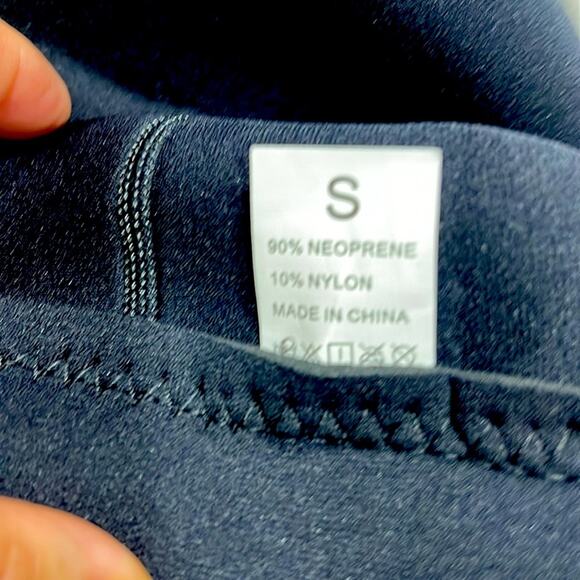 Hebto size small  surfing short wetsuit - Picture 9 of 13